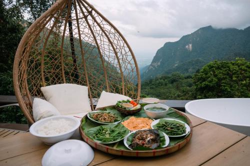 Surrounding environment, ม่านหมอก ผาฮี้ near Azago Cafe