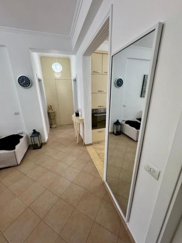 At Your Home Abroad - Apartment in private house, Tirana (Foto 6)