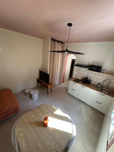 Kitchen, Maisonnette au calme in Redon