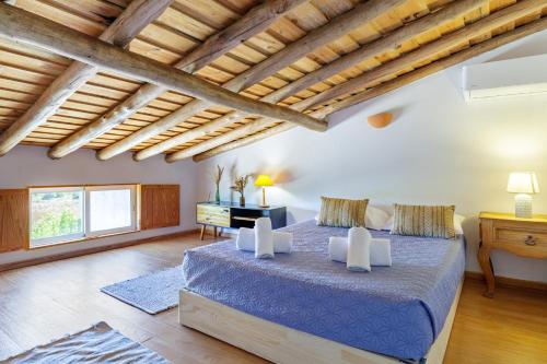 Casa JuKa - Private Algarve Home with Pool, Garden & Sea View in Arrochela