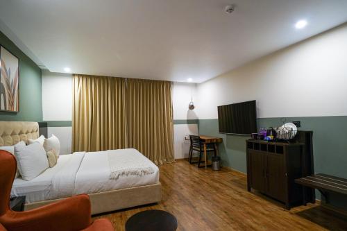 room detail thumbnail 1