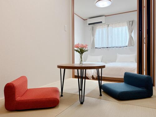 Tsukisucho, 4 bedrooms, 1 Japanese style room, 4LDK, Namba, Nihonbashi, Tsutenkaku house, free parking, elevator, Osaka