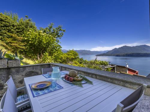 Erkély/terasz, Apartment Il Gianlupo Azzurro by Interhome in Belgirate