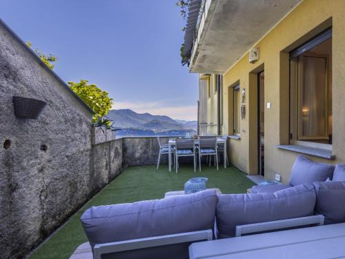 Apartment Il Gianlupo Azzurro by Interhome in Belgirate