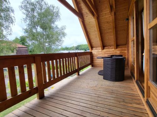 Chalet Seeblick 21 by Interhome in 大克里斯