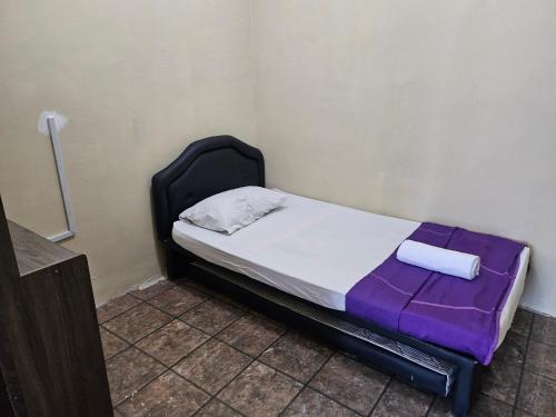 Hadi's Homestay near Rainforest Discovery Centre (RDC)