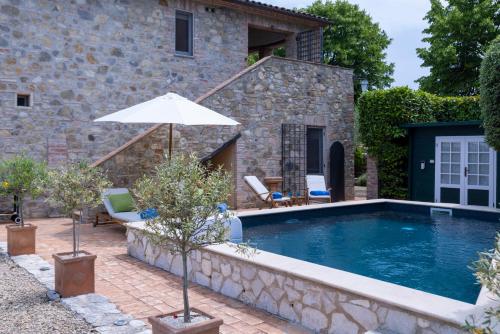 บริการและสิ่งอำนวยความสะดวก, VILLA APEROLLI 4, Emma Villas in ใจกลางเมืองโตดิ