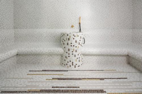 Vione Paros - image 3