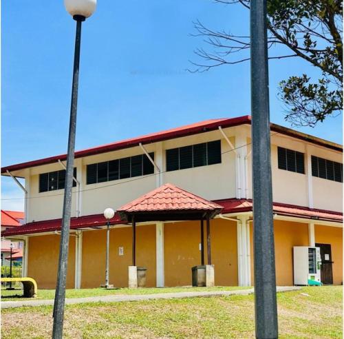 Hadi's Homestay near Rainforest Discovery Centre (RDC)