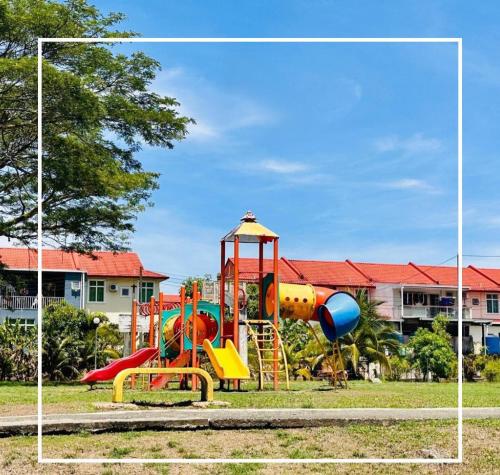 Hadi's Homestay near Rainforest Discovery Centre (RDC)