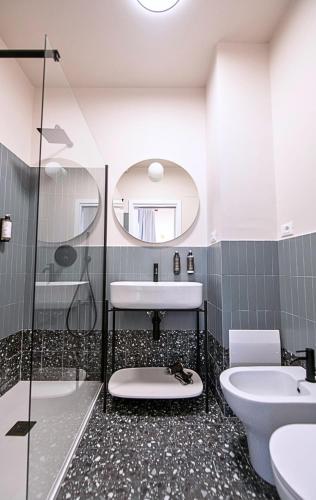 Zuhanyzó, Montebello Living in Ancona városközpont