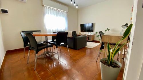 Aloha Teo - Departamento por Día en Trelew, espacioso y cerca de todo! (Aloha Teo - Departamento por Dia en Trelew, espacioso y cerca de todo!) near Almirante Marcos A. Zar repülőtér