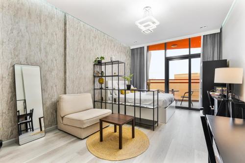 Sunny Studio with Pool, Near Silicon Central Mall near Dubai Silicon Oasis