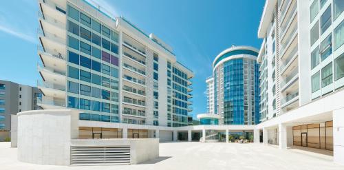 Lux Apartments Sunrior - image 5