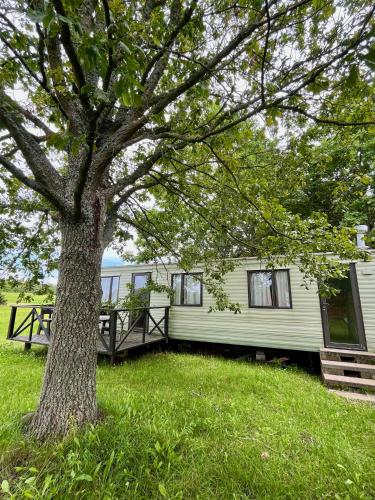 2 bedrooms, 4 beds