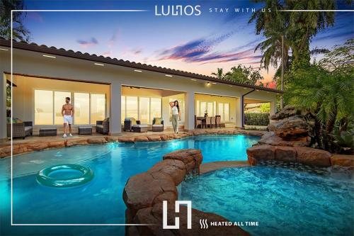 TropiCasa Paradise Near Beach-Downtown with Heated pool Mini Golf & BBQ L22 in Miami, USA