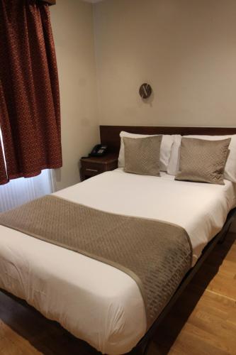 Wedgewood Hotel - image 12