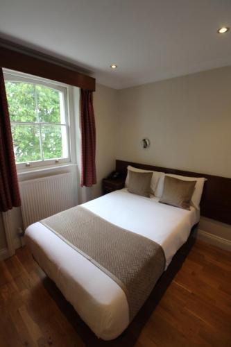 Wedgewood Hotel - image 8
