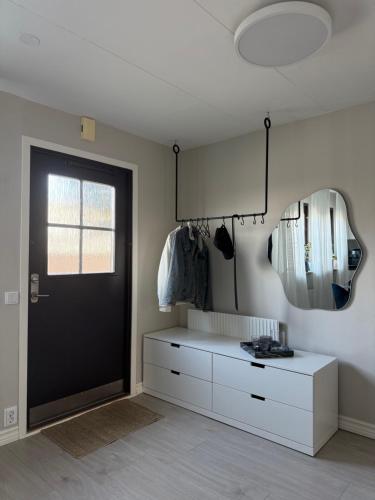 출입구, Familjevänligt radhus (Familjevanligt radhus) in 시르세베리