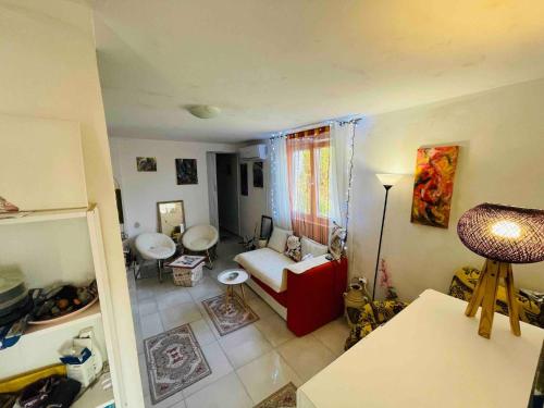 Laniakea small apartment in shared house in 里桑