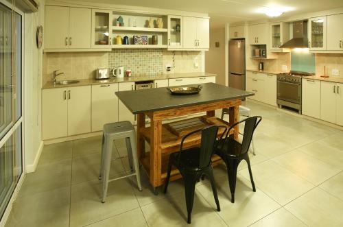 Comoditats, Casa de  m2 amb 4 habitació i 5 bany privat a The Cove (Ninety-nine Steps, Langebaan, 8-sleeper) in The Cove