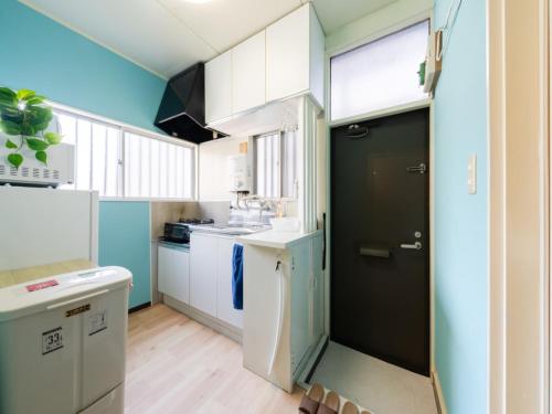 Shinjuku Area , 3min walk to Nishi-Shinjuku 5-chome, 3min to Shinjuku, Switch, Free Wi-Fi , PocketWi-Fi 4