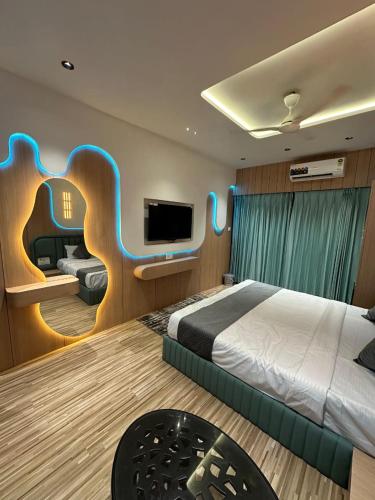 the valentine hotel in อุธนา