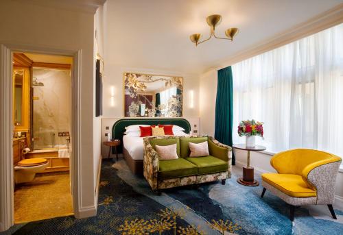 The Capital Hotel, Apartments & Townhouse