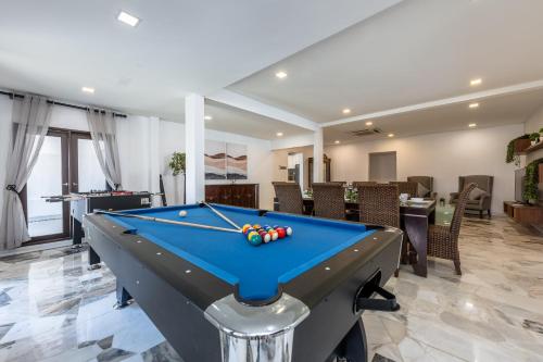 Luxury Bangalow TTDI 6-22pax Swimming Pool PJ - image 8