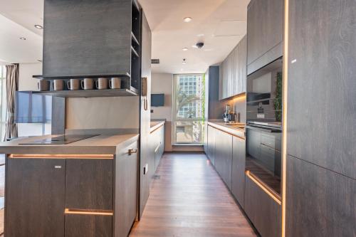 Unique spacious 1 BR Porsche Design Marina View, Dubái (foto 3)