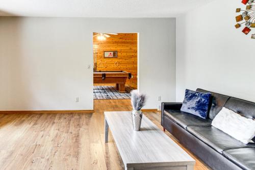 Hot Tub and 2 Recreation Rooms Spacious Onamia Home in Onamia (MN)