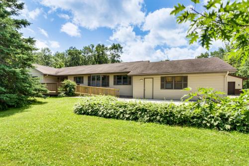 Hot Tub and 2 Recreation Rooms Spacious Onamia Home in Onamia (MN)