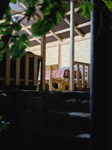 Instalações, Madoyans Rest House in Antarut