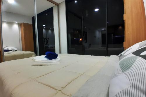 102 - Confort y Estilo Apartamento con Balcón y Smart TV 50 en Equipetrol Sirari