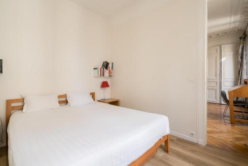 Veeve - At Bonne Nouvelle - image 10