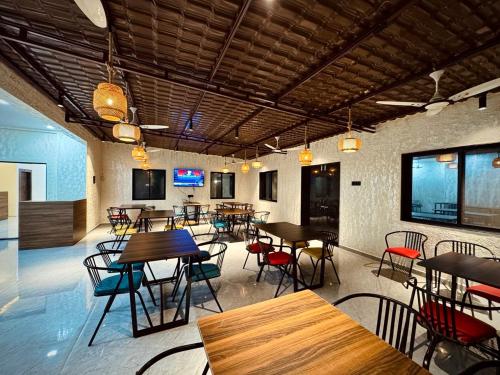 Hotel Vanvira near The Oven, Pawna Dam, Lonavala