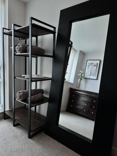 Spacious, smart apartment near City Centre and Coop Arena Free parking, Manchester (Foto 9)