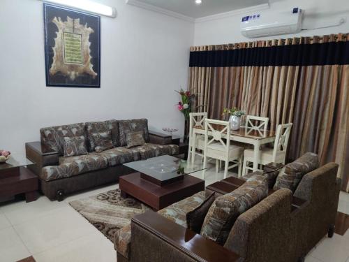 10 Marla upper portion for rent — other in sector C bahria town phase 8 rawalpindi, Rawalpindi Pakistan, 43600