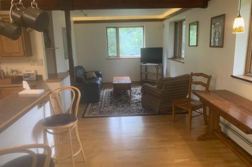 Forest Hideaway, Girdwood (zdjęcie 10)