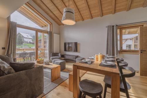 3 bedrooms, 5 beds
