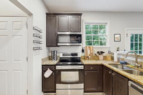 The Buzzing Blue Nest in Vine City