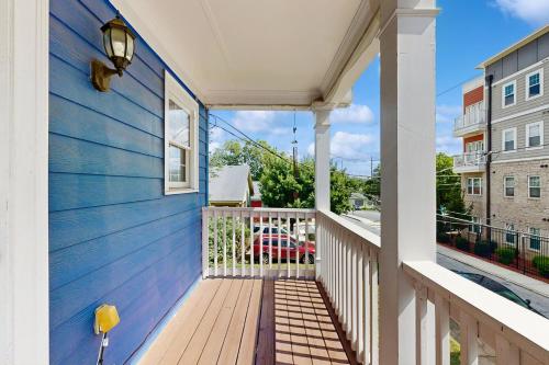 The Buzzing Blue Nest in Vine City