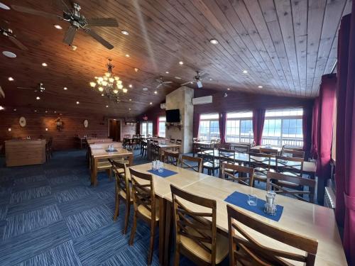 Ahmic Lake Resort, Magnetawan (photo 3)