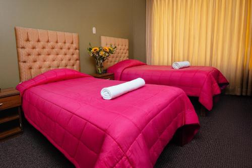2 twin beds