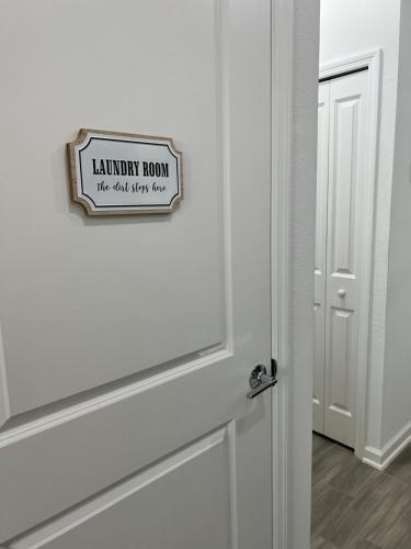 Mother in law suite private entrance washer and dryer in unit in โฮเวย์ อิน เดอะ ฮิลส์ (FL)