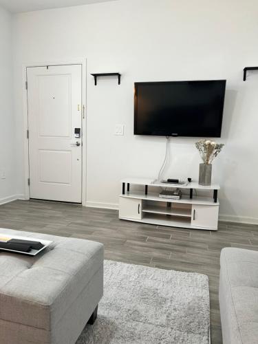 Mother in law suite private entrance washer and dryer in unit in โฮเวย์ อิน เดอะ ฮิลส์ (FL)