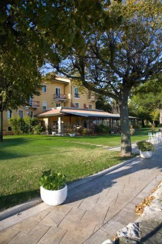 Hotel Lugana Parco Al Lago - image 8