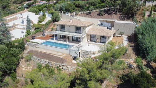 Villa de Prestige vue sur Mer Golfe de St Tropez – khách sạn tại Massel