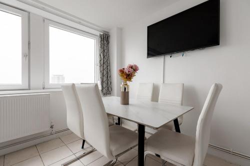 Superb' 2BR with Panoramic view near Marble Arch! - image 8