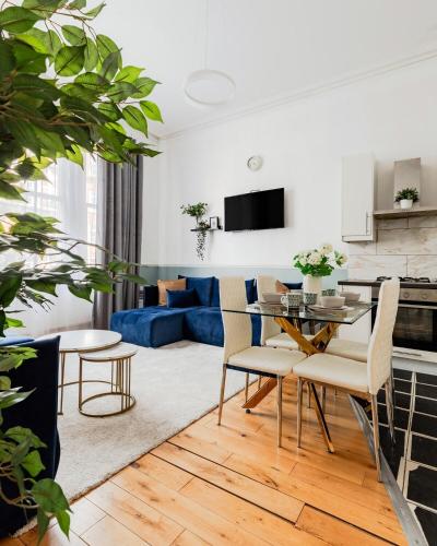 Lovely & Spacious 2 Bedr 2 Bath Earls Court - image 10
